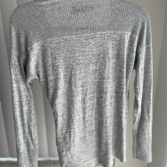 Abercrombie & Fitch Gray Soft and Cozy Long Sleeve Top S - Picture 2 of 3